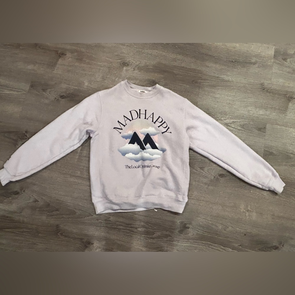 Madhappy crewneck, super cute and comfy.
